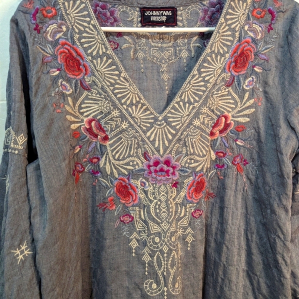 Johnny Was Blue Gray Embroidered Blouse with Relaxed Fit - Picture 3 of 7